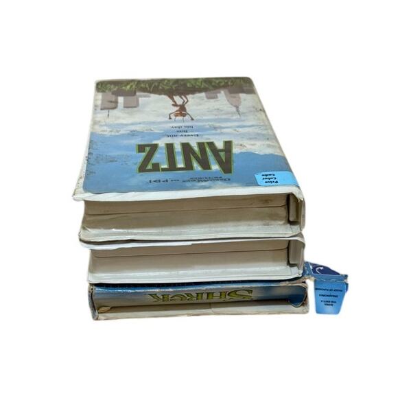 Lot of 3 VHS Tapes Antz Free Willy Shrek - Picture 4 of 9